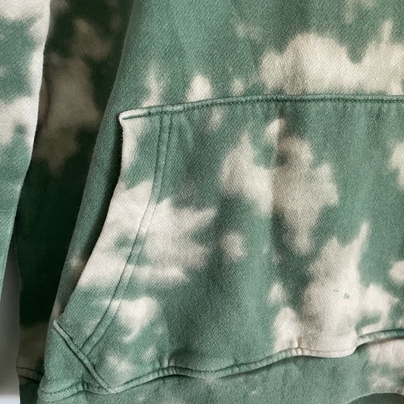 Abercrombie Kids Green and White Tie-Dye Hoodie size 13/14 - Picture 3 of 4